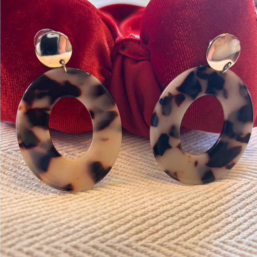 Ann Taylor Tortoise Statement Shell Oval Earrings… - image 1